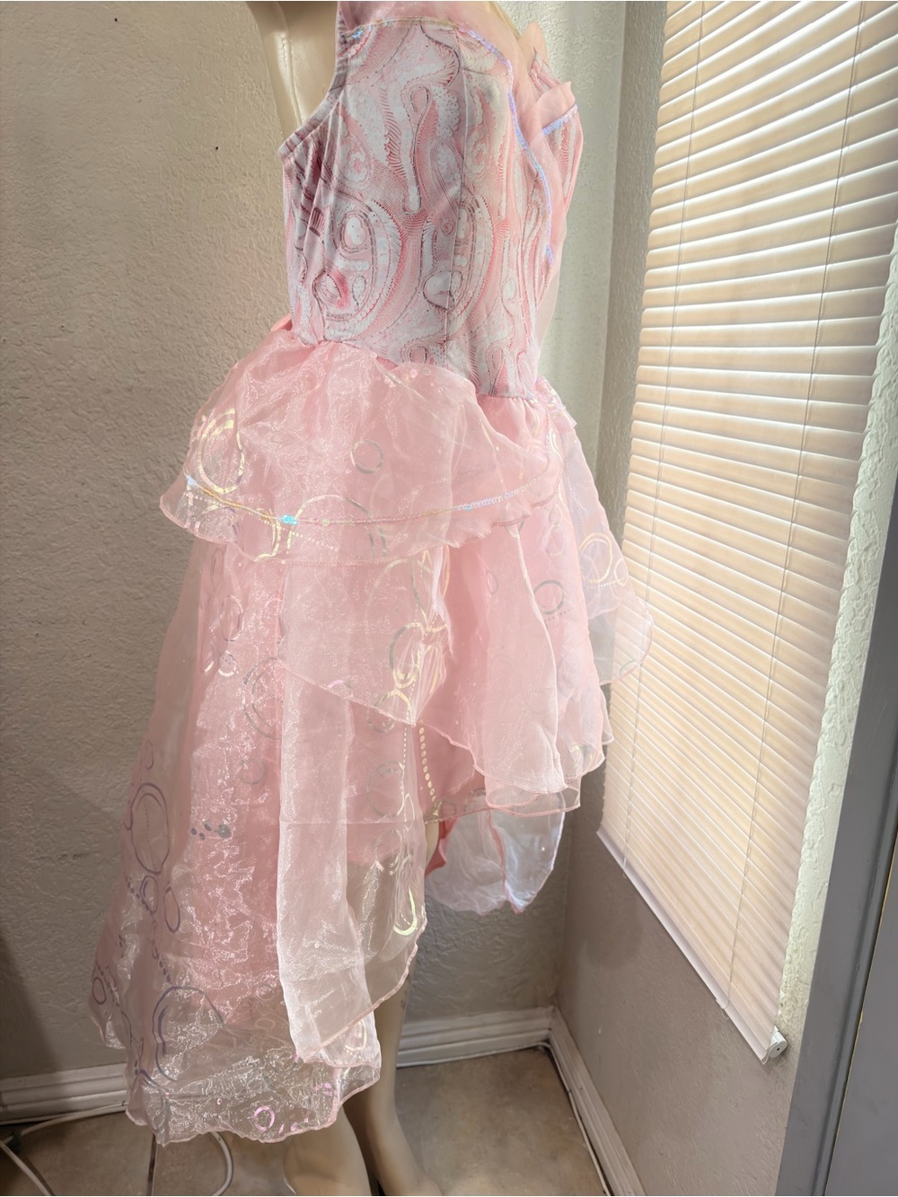 Spirit Halloween Wicked Adult Glinda Costume, Officially licensed, Glinda size M - Picture 9 of 14